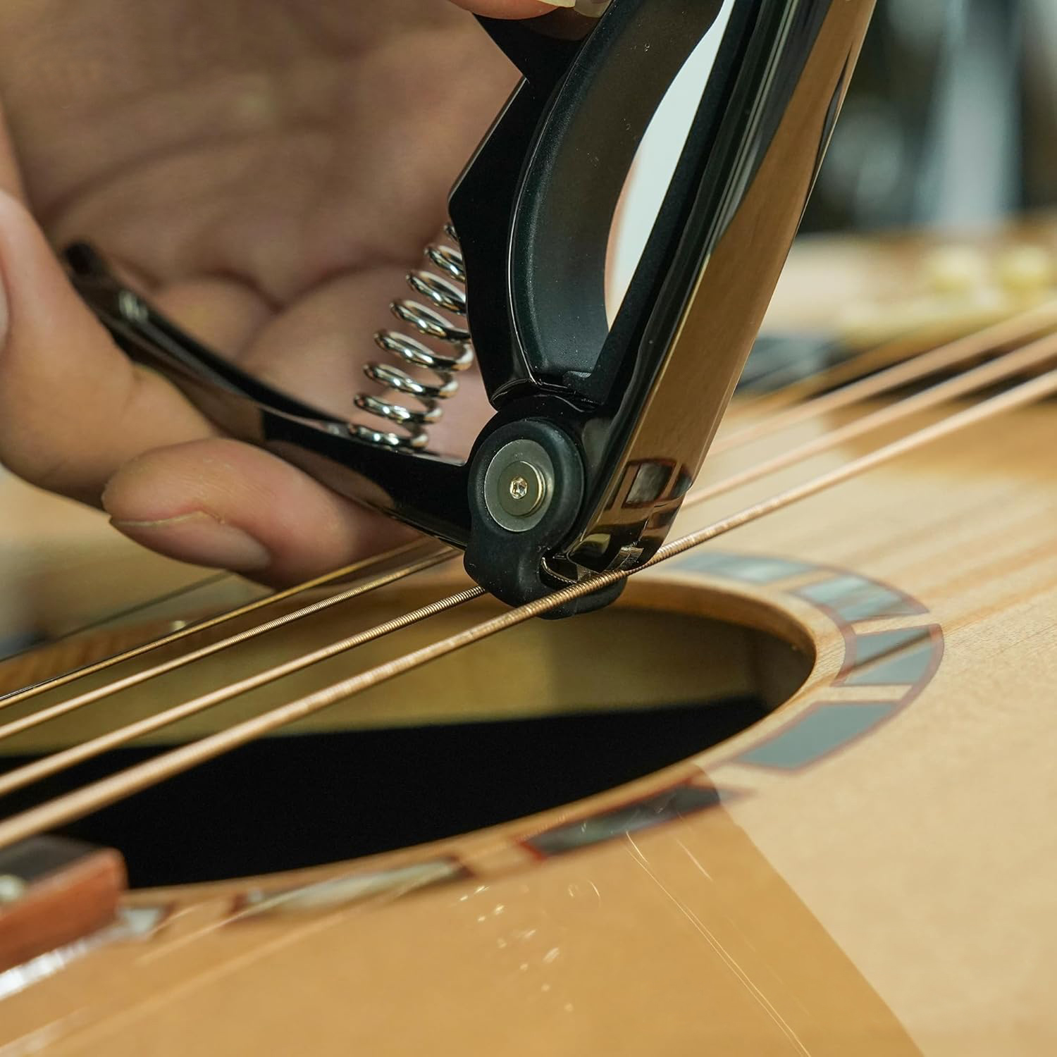 Capotasto 4-in-1 per Chitarre  - Musical Instrument Art recensione e prezzo