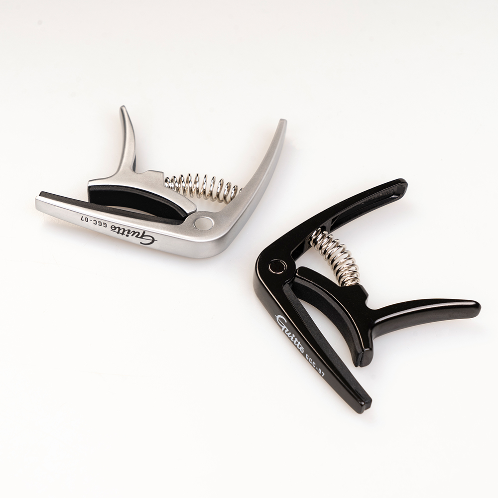 GUITTO GGC-07 Ukulele Capo Qui - Musical Instrument Art recensione e prezzo